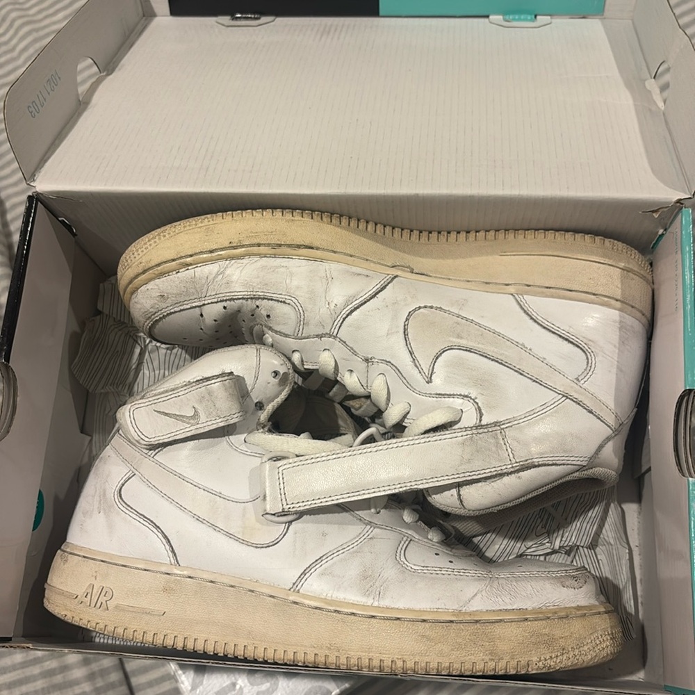 Retro Air Force 1 Mids